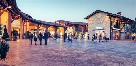 outlet franciacorta orari.